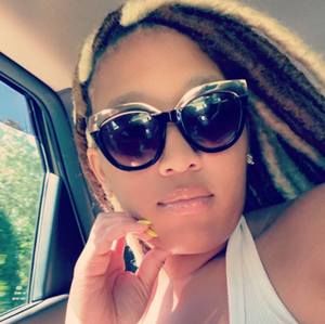 Meet your Posher, Mia